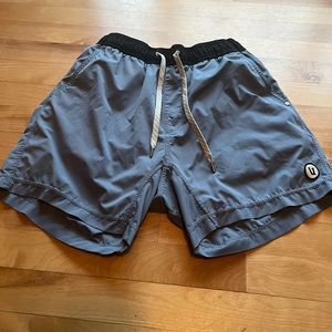 Vuori Kore Short 5" shorts (Color: Lake)